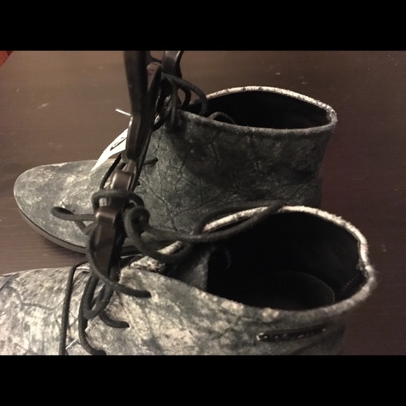 Volcom Exhibition - Picture 4 of 7